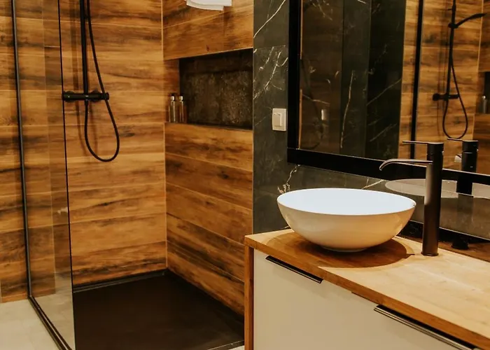 Eu 'garaz Gratis' Apartment *